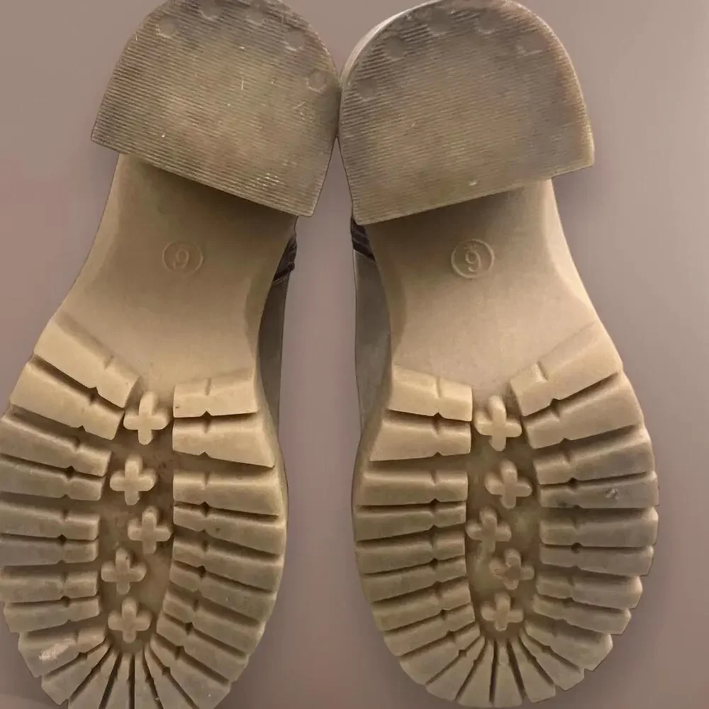 Universal Thread Boots - Picture 3 of 3